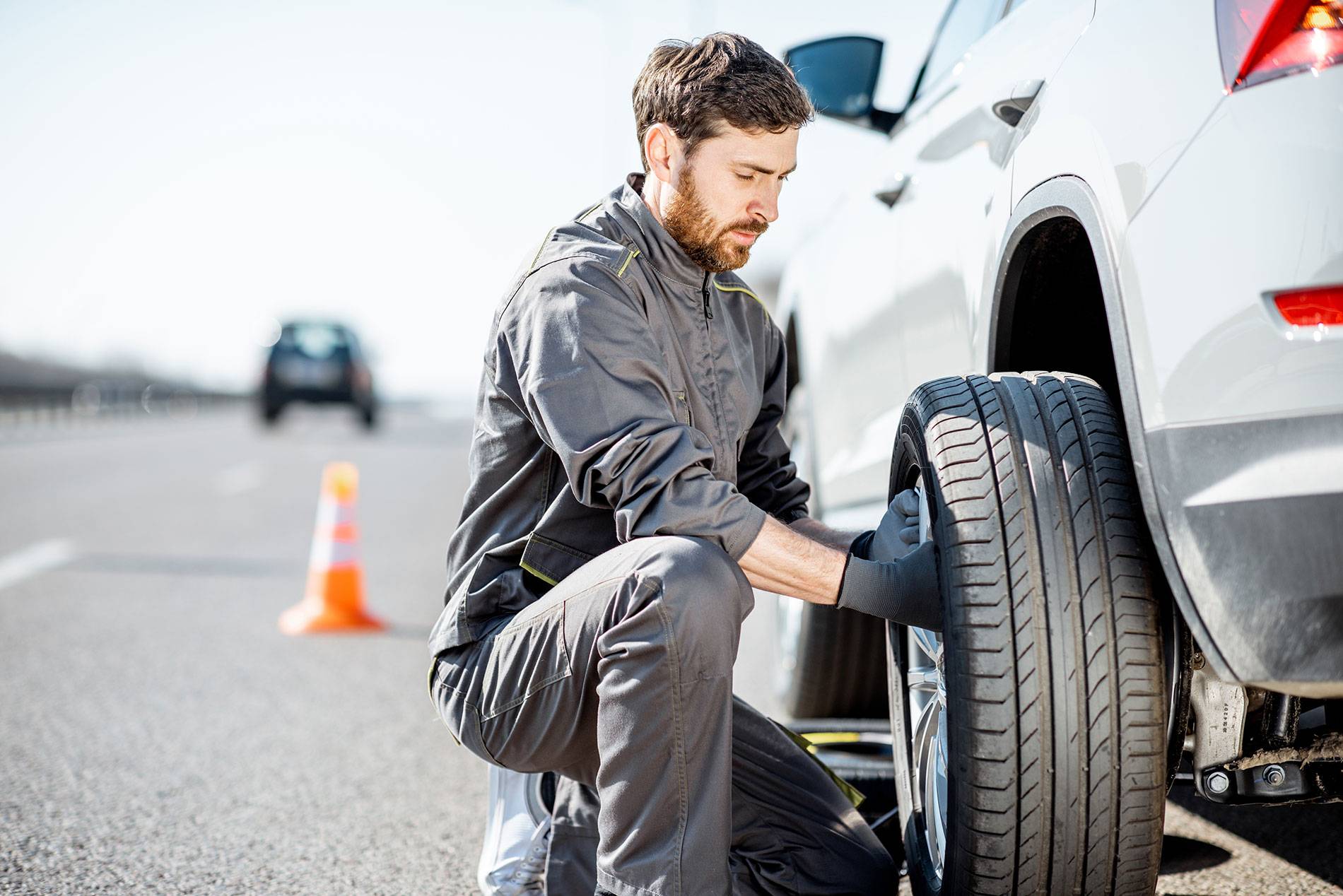 Knokturnal Mobile Ev Charging And Roadside Assistance Tire Change